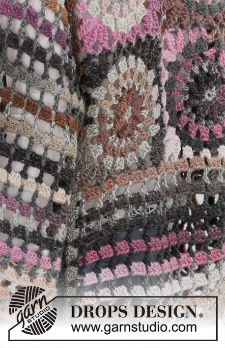 My Wildflower / DROPS 201-28 - Casaco comprido crochetado em DROPS Big Delight, com riscas e quadrados. Do S ao XXXL