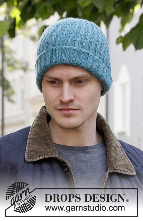 Cannery Row / DROPS 208-14 - Knitted hat / hipster hat in DROPS Lima for men. Piece is knitted with rib in a spiral.