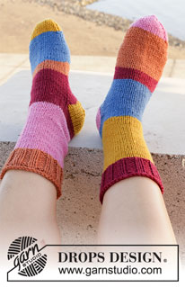 Clown Around / DROPS 209-18 - Knitted socks with stripes in 2 strands DROPS Fabel. Sizes 35 – 43 = 5 – 10 1/2.
