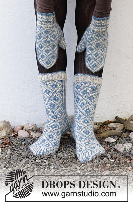 Fjord Mosaic Set / DROPS 214-54 - Knitted mittens and socks with Nordic pattern in DROPS Nepal.
Mitten sizes S/M – M/L. Sock sizes 35 – 43 = US 5 – 10 1/2.