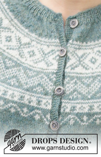 Scent of Pine Jacket / DROPS 215-7 - Strikket jakke i DROPS Alpaca. Arbeidet strikkes ovenfra og ned med rundfelling og nordisk mønster på bærestykket og nederst på ermene. Størrelse S - XXXL.