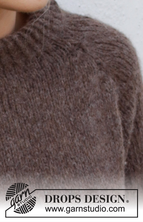 Autumn Pathways Sweater / DROPS 216-12 - Strikket bluse med raglan i DROPS Air. Arbejdet strikkes med slids i siderne og dobbelt halskant. Størrelse S - XXXL.