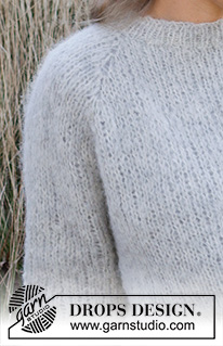 Salt Sea Air / DROPS 217-31 - Raglánový pulovr pletený lícovým žerzejem shora dolů z příze DROPS Melody. Velikost XS - XXL.