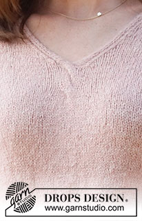 Renaissance Memories / DROPS 222-41 - Sweter na drutach z dekoltem w kształcie litery V, warkoczami i rozszerzającymi się rękawami, z włóczki DROPS Sky. Od S do XXXL.