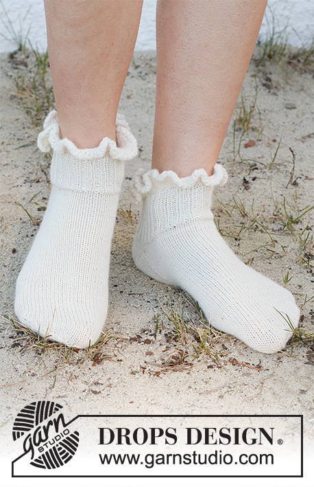Sole Dancer / DROPS 223-46 - Knitted socks with flounce in DROPS Fabel. Worked top down. Size 35-42 = US 4 1/2 – 10 1/2.