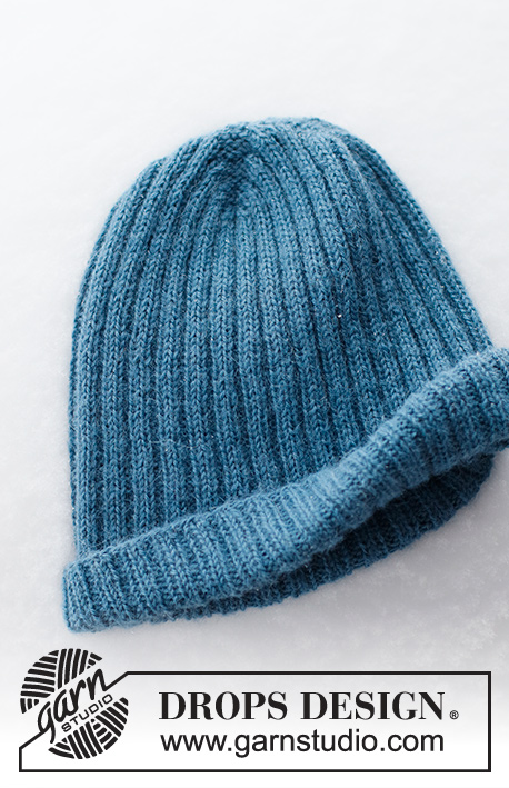 Winter Mist Hat / DROPS 224-28 - Pánská hipsterská čepice pletená pružným vzorem z příze DROPS Alpaca. Velikost S - XL.