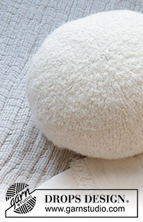 Snug Boucle Pillow / DROPS 228-62 - Capa de almofada tricotada em redondo, em DROPS Alpaca Bouclé.