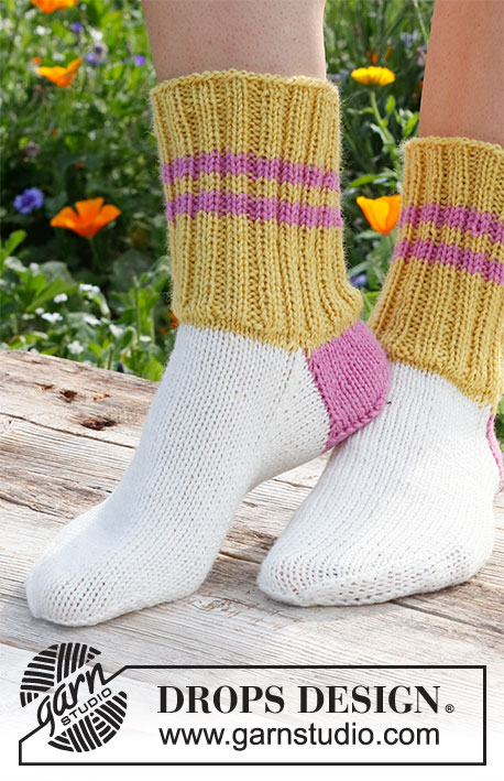 Folk Dancer / DROPS 229-26 - Knitted socks in stocking stitch with stripes in DROPS Karisma. Sizes 35 – 43.