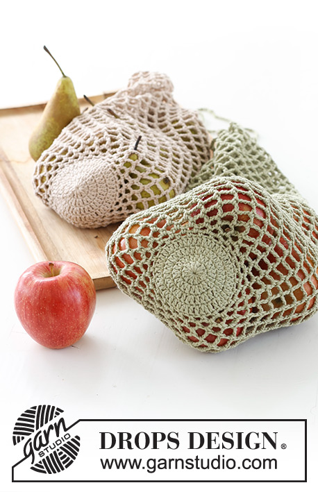 Seasonal Fruit / DROPS 234-77 - Crocheted large fruit and vegetable net in DROPS Safran. The piece is worked with lace pattern. Theme: Christmas.