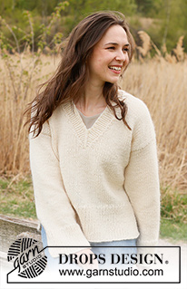 Country Cream / DROPS 236-35 - Knitted jumper in 1 strand DROPS kid-Silk and 1 strand DROPS Big Merino / 1 strand DROPS Alaska. Piece is knitted bottom up, in stocking stitch with V-neck. Size XS – XXL.