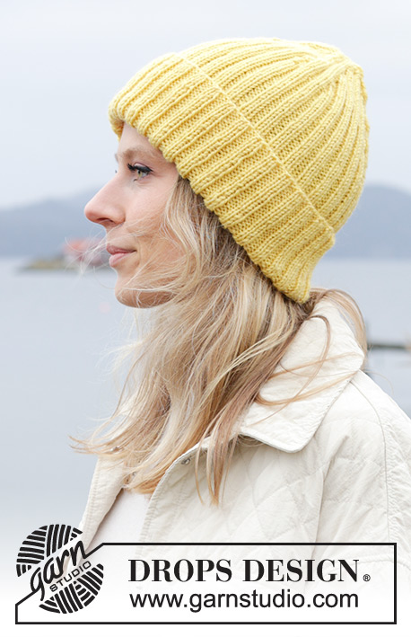 Sunshine Coast Hat / DROPS 242-11 - Bonnet hipster / bonnet tricoté en DROPS Karisma. Se tricote de bas en haut, en côtes.