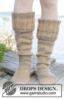 Mantle Socks / DROPS 244-35 - Meias tricotadas em ponto meia e canelado, em DROPS Fabel e DROPS Kid-Silk. Do 35 ao 43.