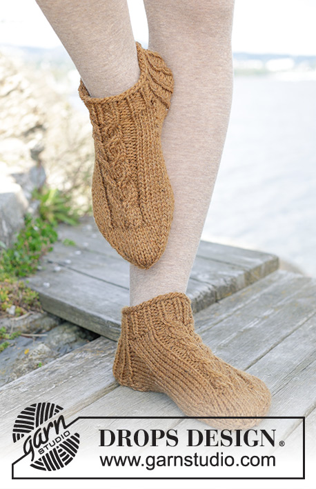 Sunset Point / DROPS 244-42 - Knitted socks / ankle socks in DROPS Alaska. Sizes 35 – 43 = US 4 ½ - 12 1/2.