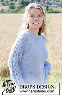Aisling Sweater / DROPS 250-13 - Pulôver tricotado de cima para baixo, em DROPS Alpaca e DROPS Kid-Silk. Tricota-se com cavas raglan, mangas com torcidos e canelado inglês e gola dobrada. Do S ao XXXL.