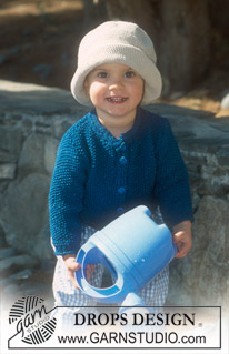 Paddington / DROPS Baby 10-5 - DROPS Jacket in moss st and crochet hat in Muskat 