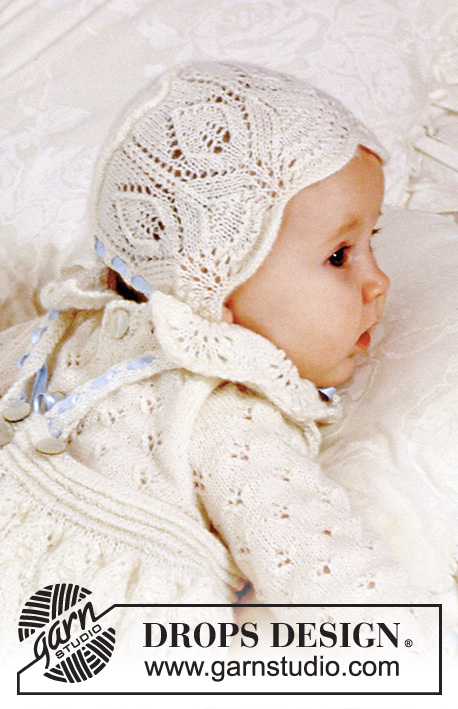 Angel Kissed Bonnet / DROPS Baby 11-31 - Strikket kyse til baby i DROPS BabyAlpaca Silk. Arbeidet strikkes med hullmønster og bølgemønster. Størrelse 1 mnd - 9 mnd. Tema: Dåp og navnefest.