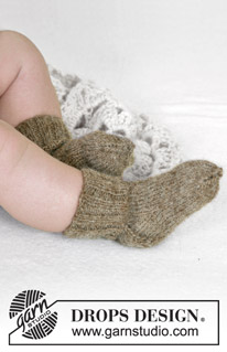 Winter Snuggles / DROPS Baby 13-5 - Strikket sæt med jakke, bukser, hue og vanter med nordisk mønster  til baby og børn i DROPS Alpaca. Størrelse 1 mnd - 4 år.