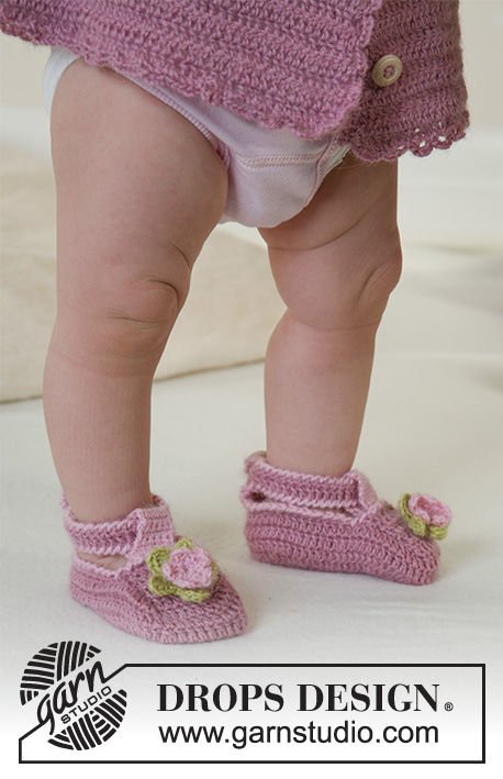Little Miss Berry Shoes / DROPS Baby 14-8 - Crochet flower slippers in DROPS Alpaca for baby and children. Size 1 month to 4 years.