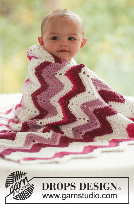 Baby Snug / DROPS Baby 16-24 - Crochet baby blanket with zigzag pattern in DROPS Alpaca