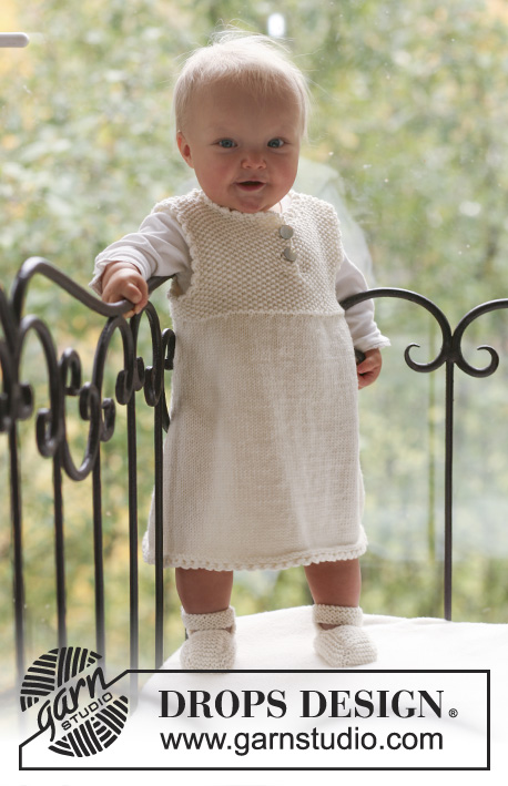 Baby Harriet / DROPS Baby 18-9 - Sett med strikket kjole med perlestrikket bærestykke, og tøfler til baby og barn i DROPS Merino Extra Fine