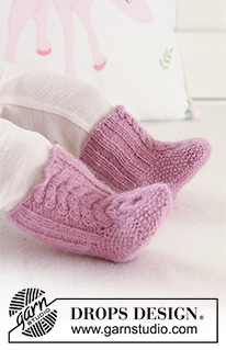 Sweet Greta Socks / DROPS Baby 19-24 - Knitted booties with cables for baby and children in DROPS Alpaca
