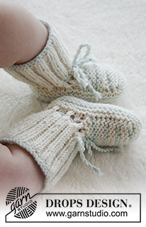First Impression Booties / DROPS Baby 25-25 - Knitted baby booties in garter st in DROPS BabyMerino. Size premature - 4 years.