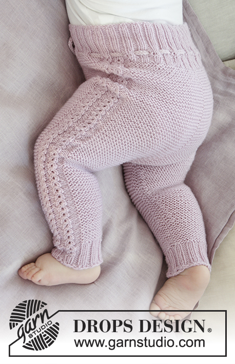 Hello Kitten / DROPS Baby 29-9 - The set consists of: Hat for baby with garter stitch, wave pattern and earflaps. Wrap-around jacket and trousers with garter stitch and lace pattern. 
Sizes premature – 4 years. 
The set is knitted in DROPS BabyMerino.