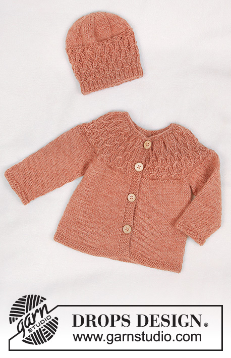 Stroll in the Park / DROPS Baby 33-26 - Jacket for baby with round yoke and textured pattern, knitted top down.  Shorts for baby with ties and rib. Piece is knitted in DROPS BabyMerino or DROPS Alpaca.
Size: Premature to 2 years