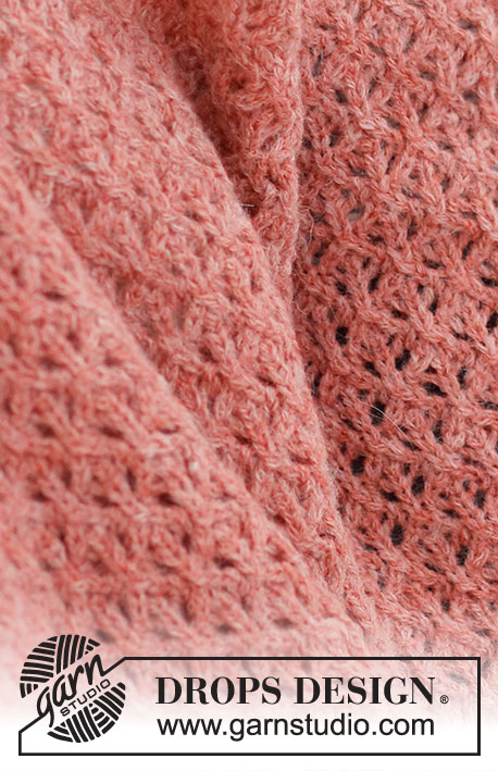 Coral Barley / DROPS Baby & Children 39-7 - Knitted blanket for baby in DROPS Sky. The piece is worked with lace pattern.