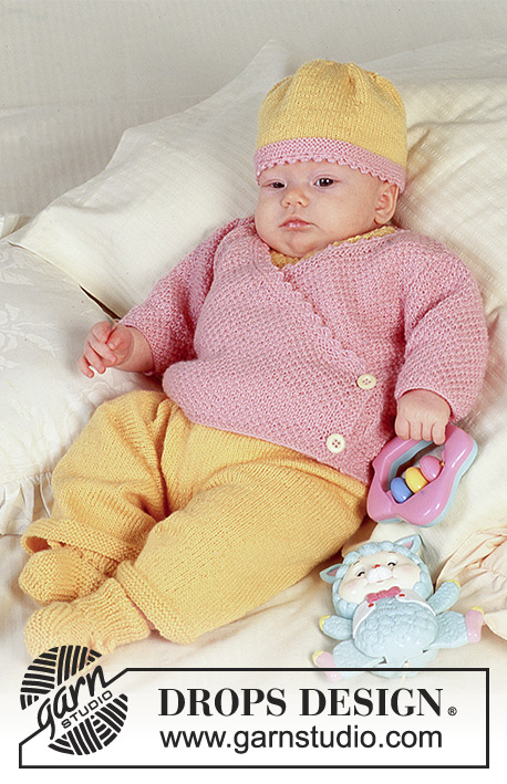 Sweet Snuggles / DROPS Baby 4-3 - DROPS vest, kruippak of jurk, muts en sokken van BabyMerino. 
