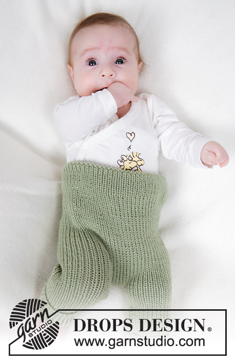 Ready to Stroll / DROPS Baby 45-17 - Vauvan alhaalta ylös neulotut housut DROPS Merino Extra Fine -langasta. Työssä on joustinneuletta. Koot 0 - 4 vuotta.
