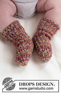 Candy Toe Socks / DROPS Baby 45-19 - Dětské spirálové ponožky pletené z příze DROPS Fabel. Velikost: 0 - 2 roky.
