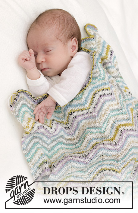 Seaside Seashells Blanket / DROPS Baby 46-10 - Knitted blanket for babies, with zig-zag pattern, in DROPS Fabel.