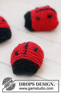 Sweet Ladybug / DROPS Baby 46-20 - Coccinelle tricotée pour bébé et enfant en et DROPS Merino Extra Fine. Se tricote en allers et retours, au point mousse. Thème: Jouets.