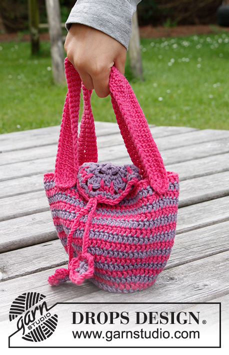 Flower Carrier / DROPS Children 22-28 - Crochet DROPS bag with flowers in ”Karisma”.