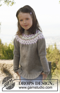 Silje jacket / DROPS Children 23-15 - Gilet tricoté avec empiècement arrondi et volants, en DROPS Karisma. Taille enfant du 3 au 12 ans.
