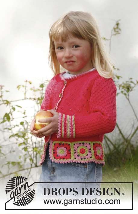 Sweet berry dress / DROPS Children 23-49 - Knitted dress with short sleeves and granny squares in DROPS Safran. Size children 3 to 12 years.