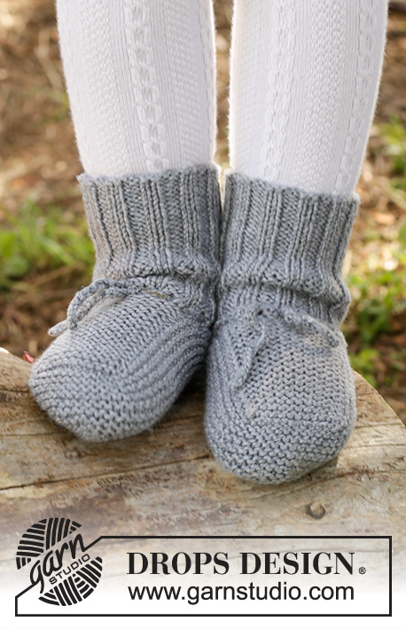 Juniper Pie / DROPS Children 27-22 - Knitted slippers in garter st in DROPS Cotton Merino for baby and children. Size 0 - 4 years