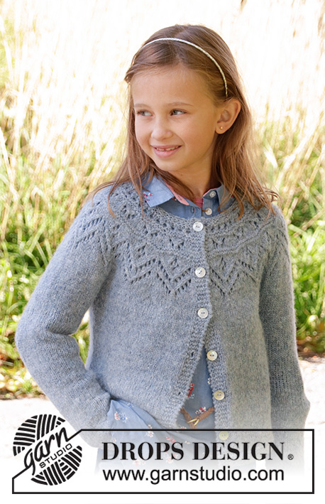 Agnes / DROPS Children 34-9 - Knitted jacket for children in DROPS Sky. The piece is worked top down with round yoke, lace pattern, stockinette stitch and garter stitch. Sizes 3-12 years.