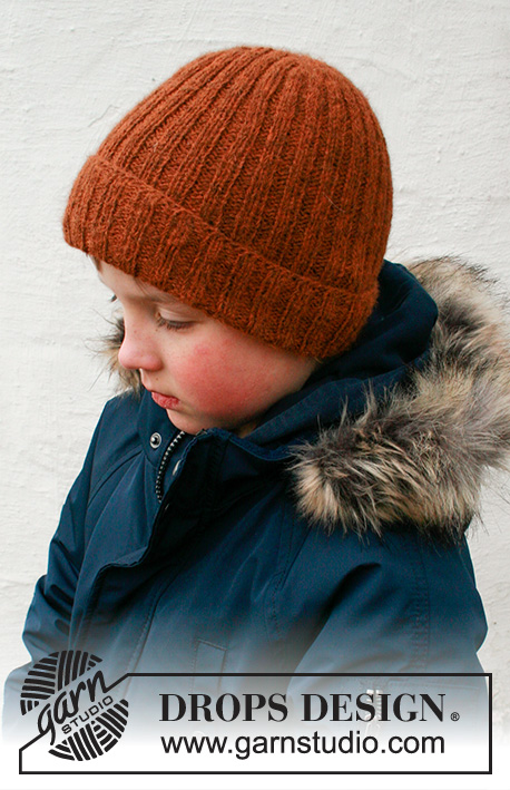Pumpkin Patch Hat / DROPS Children 40-36 - Bonnet enfant tricoté en côtes, en DROPS Sky. Du 2 au 12 ans.