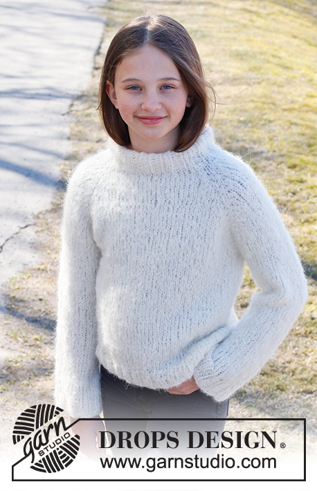 Autumn Glitz / DROPS Children 40-5 - Knitted sweater for children in DROPS Melody. The piece is worked top down, with raglan and double neck.
Sizes 2 – 12 years.