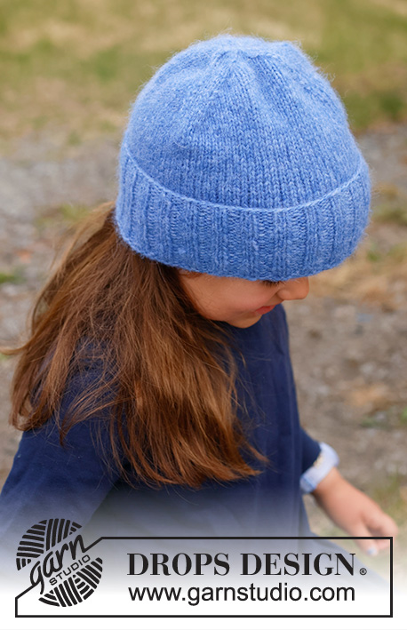 Soft Sky / DROPS Children 44-7 - Knitted hat for children in DROPS Air. The piece is worked bottom up in stocking stitch. Sizes 2 to 12 years.