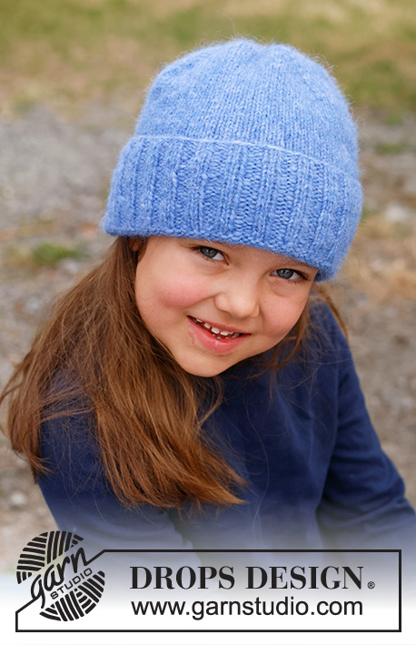 Soft Sky / DROPS Children 44-7 - Knitted hat for children in DROPS Air. The piece is worked bottom up in stocking stitch. Sizes 2 to 12 years.