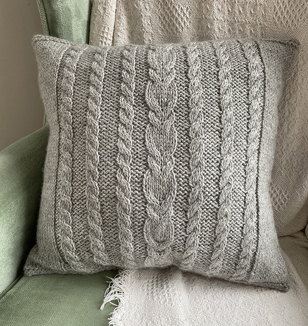 Fisher’s Moon Pillow / DROPS 215-45 - Free knitting patterns by DROPS ...