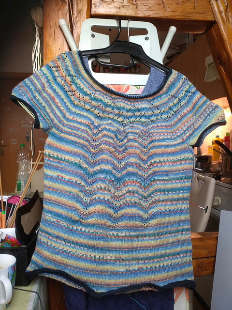 Spring Melt Top / DROPS 199-42 - Free knitting patterns by DROPS